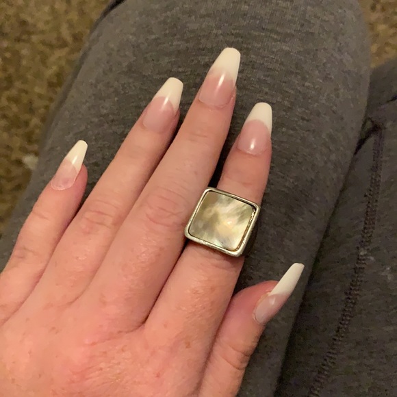 3/$30🤍Mother of Pearl stone silver ring 🤍 - Picture 7 of 8